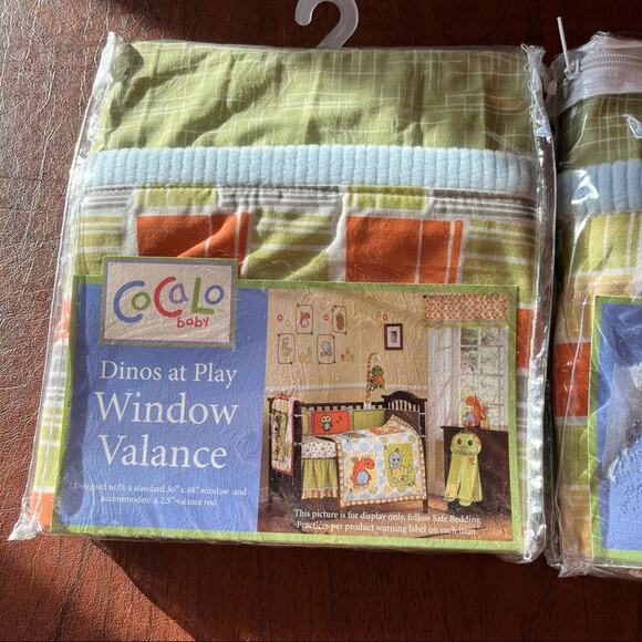CoCaLo Dinos At Play Window Valance set of 2 Green - Picture 8 of 11